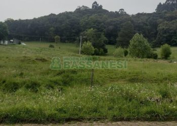 Terreno com 1818m², no bairro Linha 40 em Caxias do Sul para Comprar