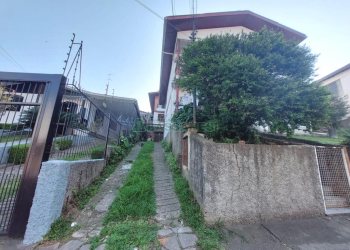 Casa com 80m², 3 dormitórios, 1 vaga, no bairro São José em Caxias do Sul para Alugar