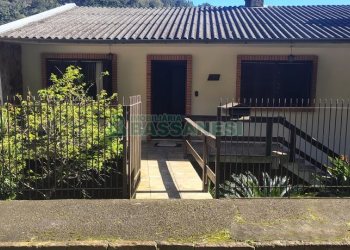 Casa com 231m², 3 dormitórios, no bairro Galópolis em Caxias do Sul para Comprar