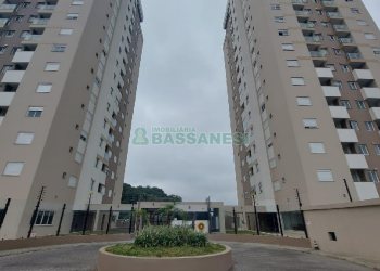 Apartamento com 55m², 2 dormitórios, 1 vaga, no bairro Panazzolo em Caxias do Sul para Comprar