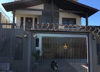 Casa com 265m², 4 dormitórios, 4 vagas, no bairro Vinhedos em Caxias do Sul para Alugar ou Comprar