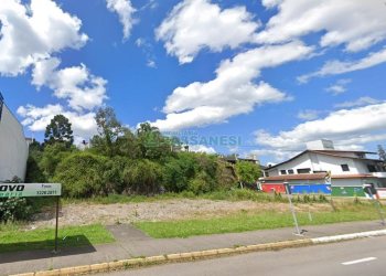 Terreno com 1261m², no bairro Cinqüentenário em Caxias do Sul para Comprar