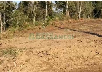 Terreno com 7441m², no bairro São Virgílio em Caxias do Sul para Comprar