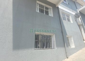 Casa com 80m², 3 dormitórios, 1 vaga, no bairro Esplanada em Caxias do Sul para Alugar