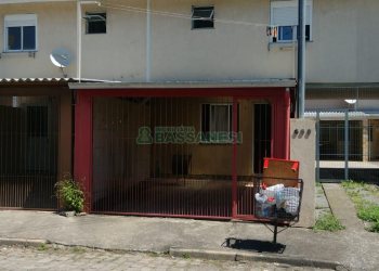 Sobrado com 58m², 3 dormitórios, 1 vaga, no bairro Nossa Senhora das Graças em Caxias do Sul para Comprar