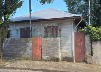 Casa, 2 dormitórios, no bairro Jardim América em Caxias do Sul para Comprar