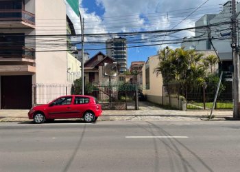 Terreno com 680m², no bairro Nossa Senhora de Lourdes em Caxias do Sul para Comprar