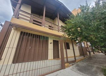 Casa com 150m², 3 dormitórios, 2 vagas, no bairro Diamantino em Caxias do Sul para Alugar