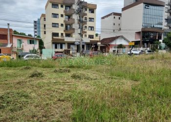 Terreno com 5000m², no bairro Exposição em Caxias do Sul para Comprar