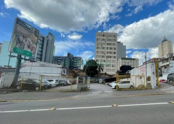 Terreno com 968m², no bairro São Pelegrino em Caxias do Sul para Comprar