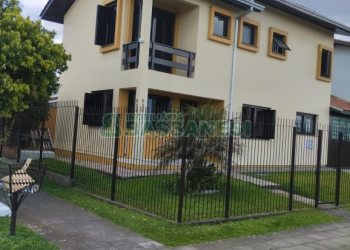 Casa com 132m², 3 dormitórios, 2 vagas, no bairro Desvio Rizzo em Caxias do Sul para Comprar