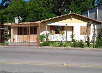 Casa com 116m², 3 dormitórios, 2 vagas, no bairro Vinhedos em Caxias do Sul para Comprar