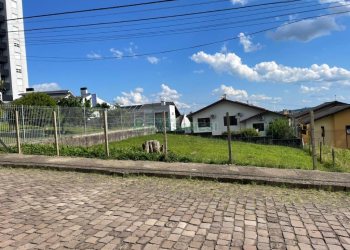 Terreno com 336m², no bairro Panazzolo em Caxias do Sul para Comprar