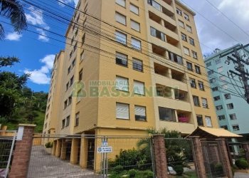 Apto Mobiliado com 78m², 2 dormitórios, 1 vaga, no bairro Lourdes em Caxias do Sul para Alugar