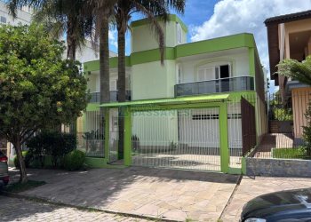 Casa com 220m², 3 dormitórios, 3 vagas, no bairro Cruzeiro em Caxias do Sul para Alugar